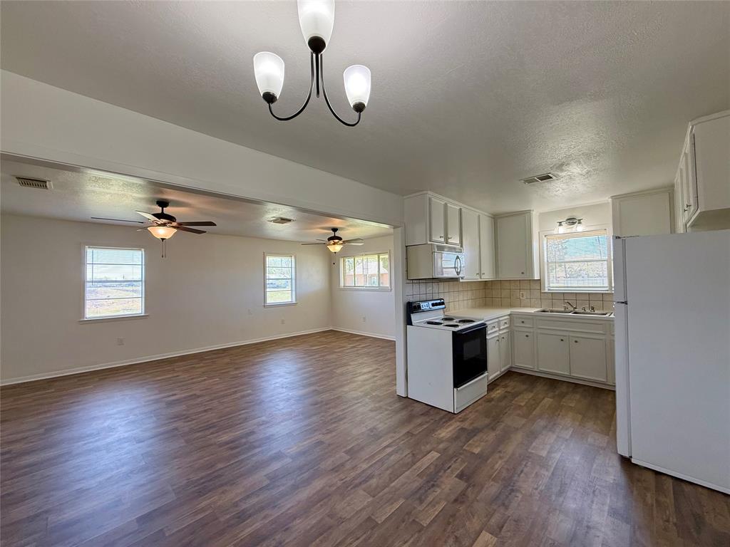 402 N 1st Street, Beasley, Texas image 9