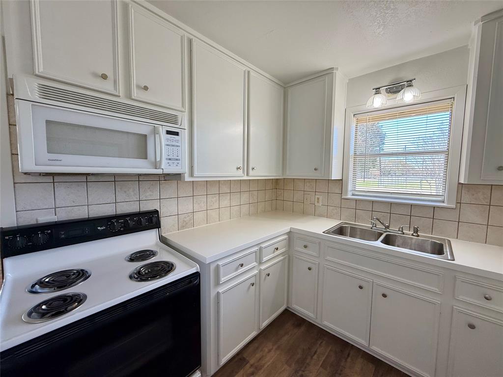 402 N 1st Street, Beasley, Texas image 11