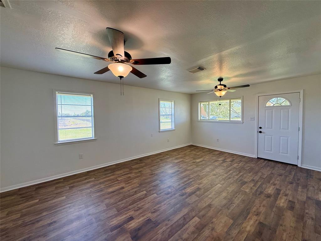 402 N 1st Street, Beasley, Texas image 3