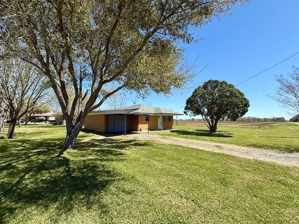 402 N 1st Street, Beasley, Texas image 1