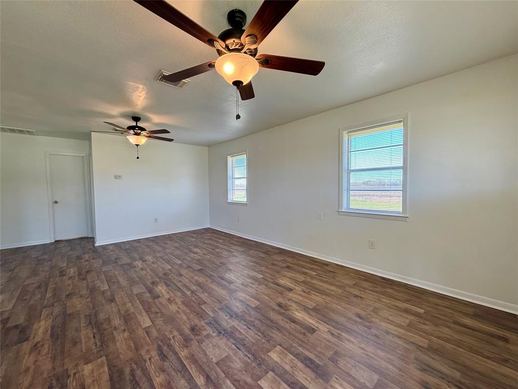 402 N 1st Street, Beasley, Texas image 4