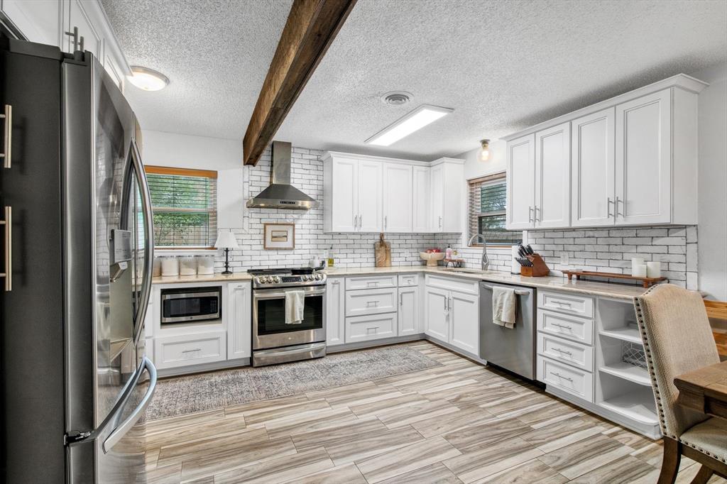 737 Carolyn Street, Winnie, Texas image 10