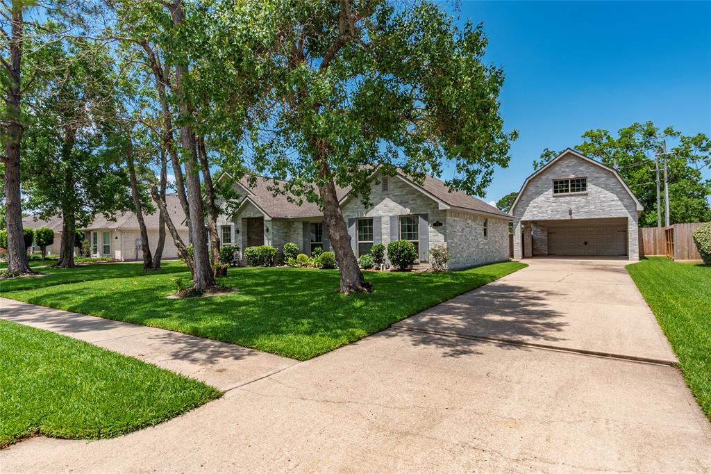 811 Hackberry Lane