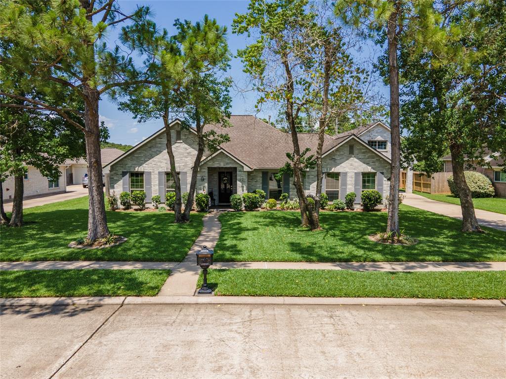 811 Hackberry Lane