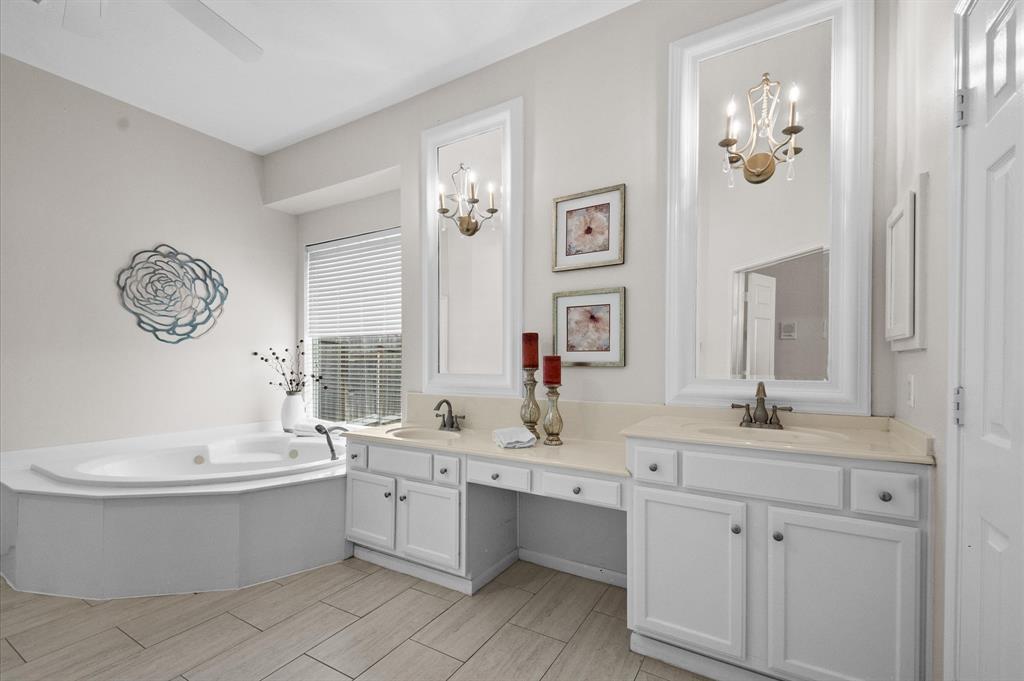 1810 Rustic Hills Court, Sugar Land, Texas image 15