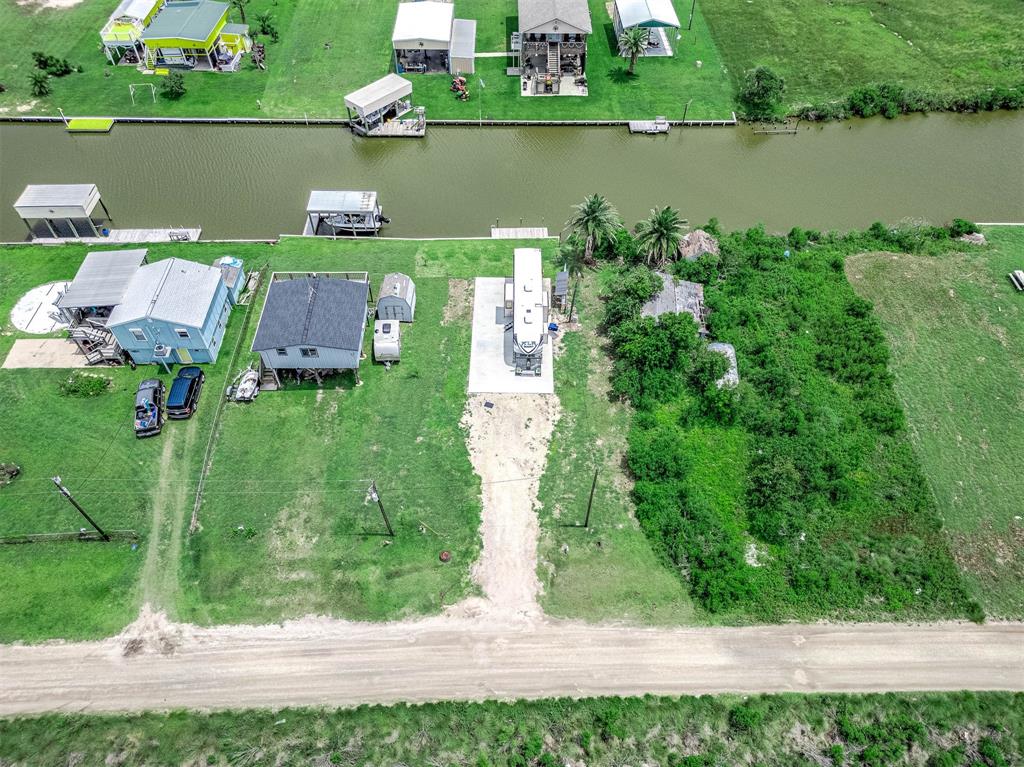 14492 Chimaera Road, Sargent, Texas image 2