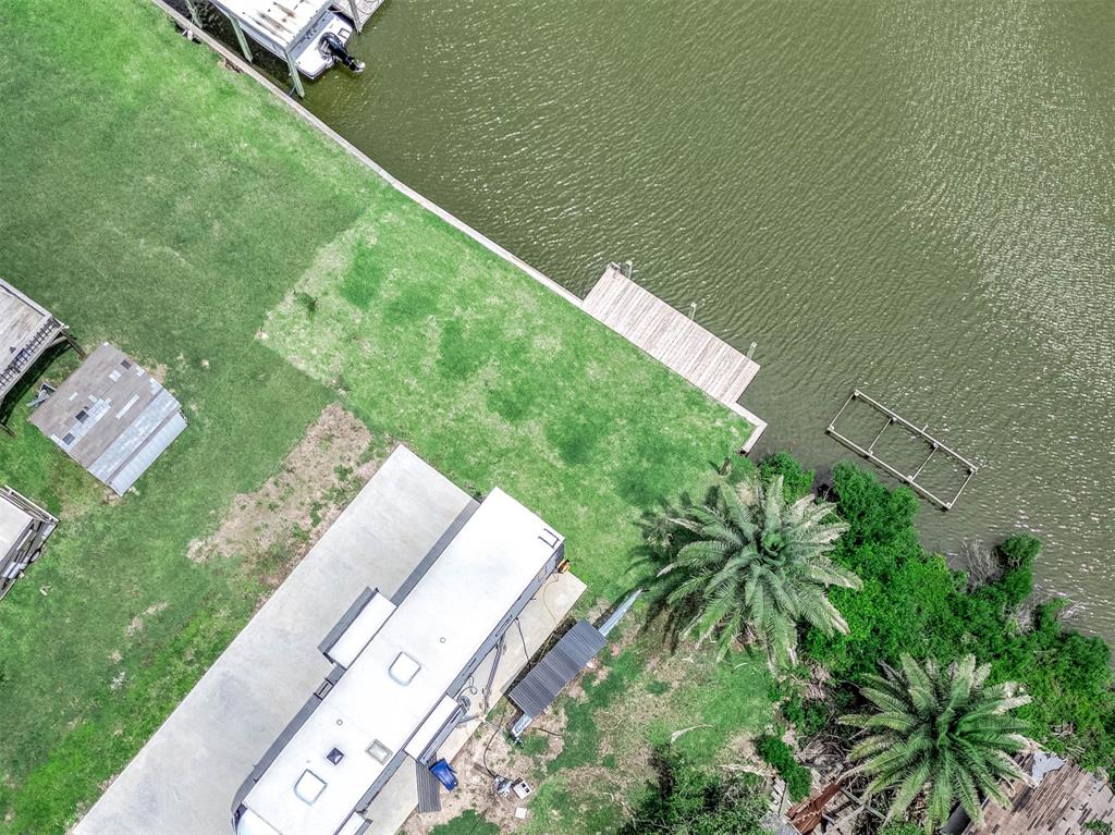 14492 Chimaera Road, Sargent, Texas image 3