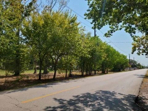 Photo of 803 W Archer Road, Baytown, TX 77521 (MLS # 67999964) Photo of 803 W Archer Road, Baytown, TX 77521 (MLS # 67999964)