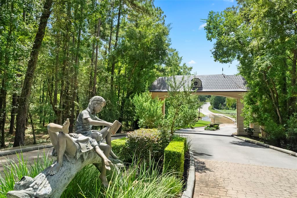 10332 Hunter Creek Lane, Conroe, Texas image 31