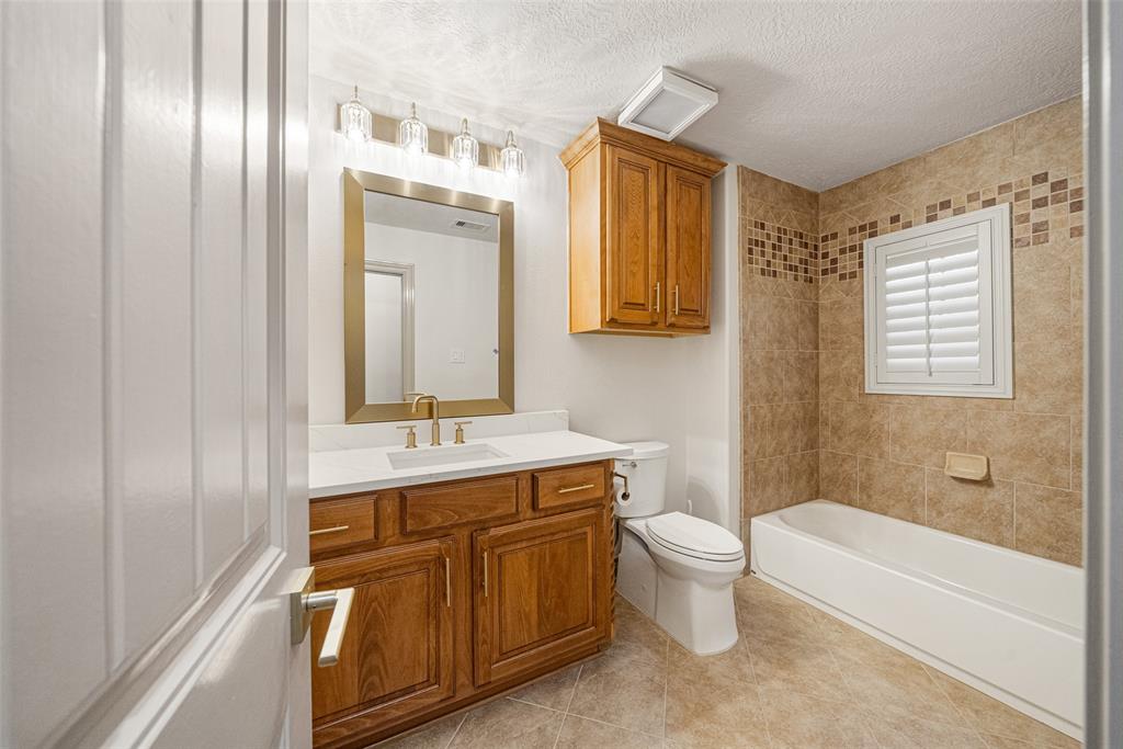 10332 Hunter Creek Lane, Conroe, Texas image 22