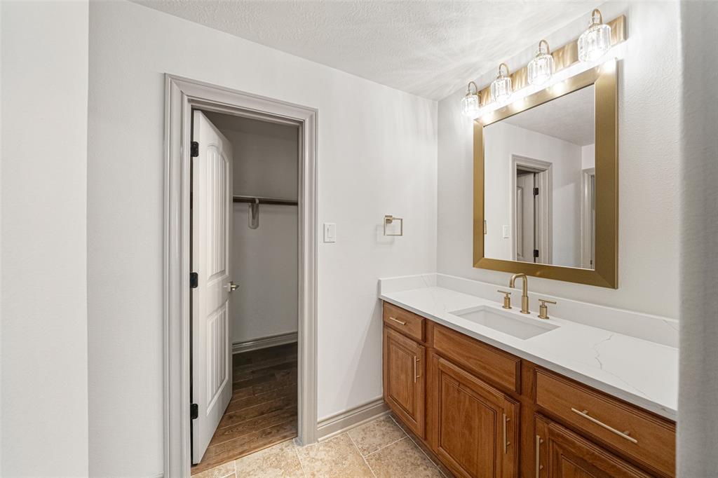 10332 Hunter Creek Lane, Conroe, Texas image 19