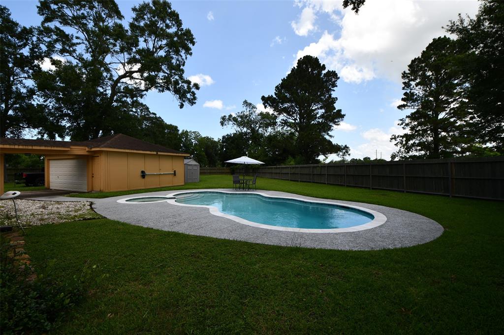 112 Saint Cloud Drive, Friendswood, Texas image 41