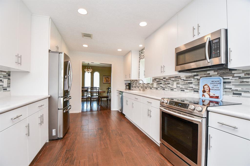 112 Saint Cloud Drive, Friendswood, Texas image 27