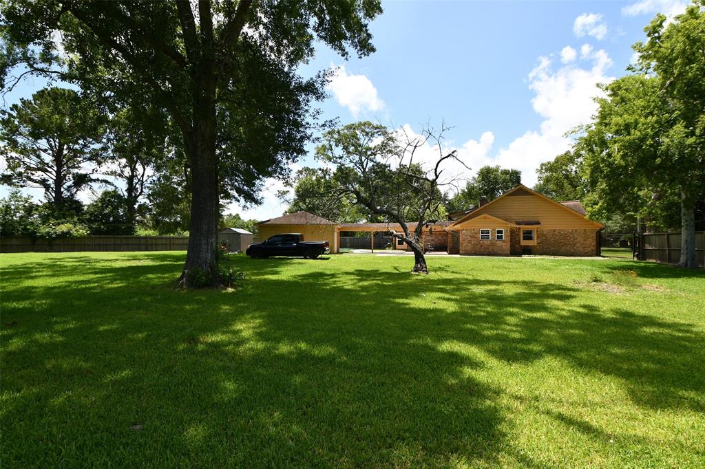 112 Saint Cloud Drive, Friendswood, Texas image 48