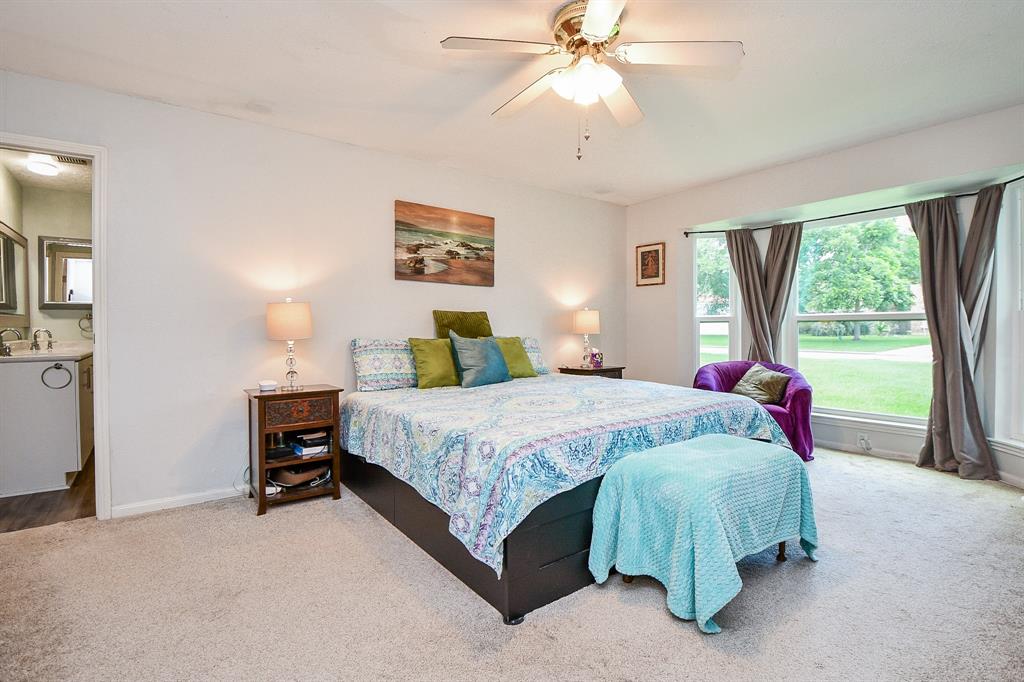 112 Saint Cloud Drive, Friendswood, Texas image 7