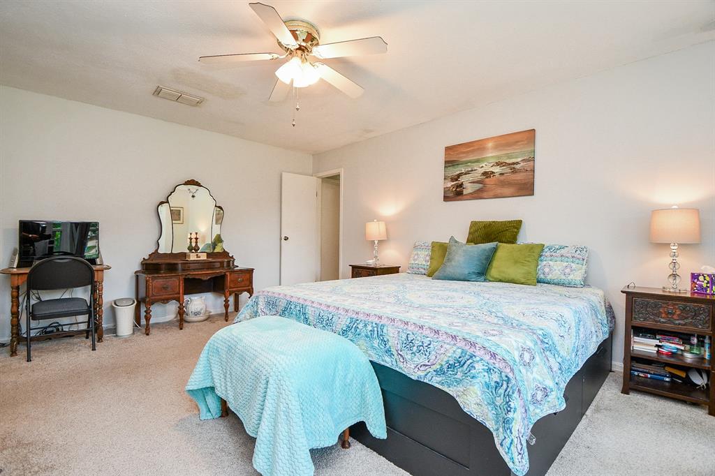 112 Saint Cloud Drive, Friendswood, Texas image 8