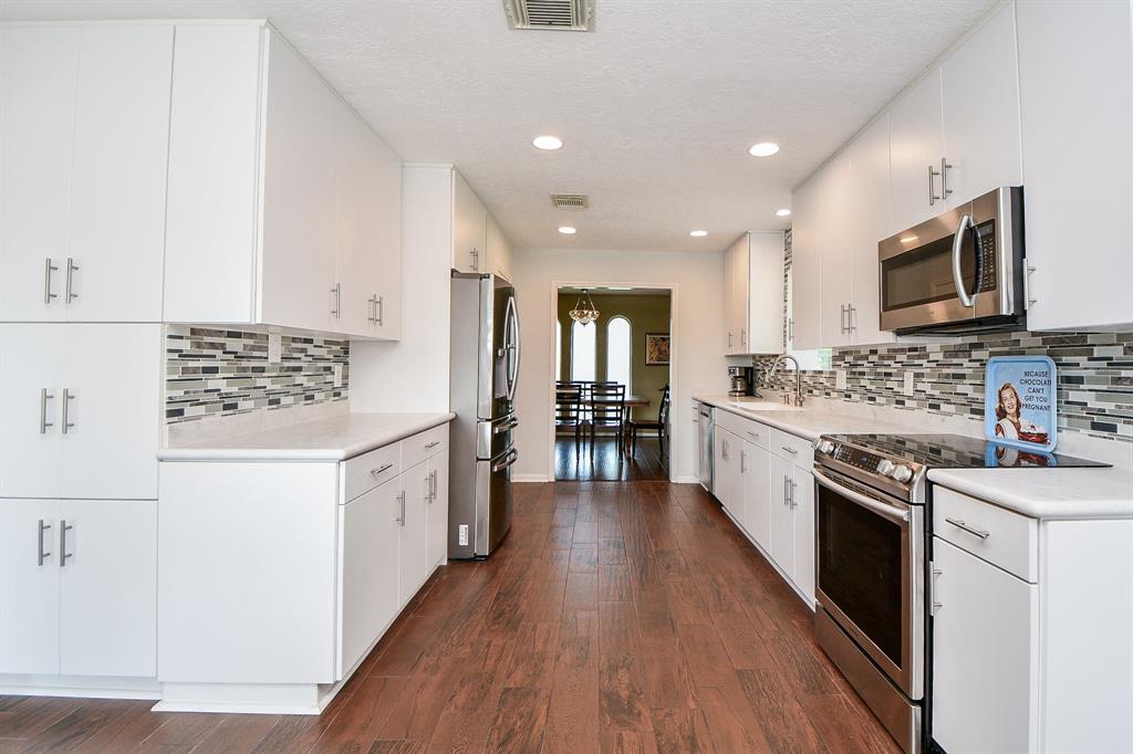 112 Saint Cloud Drive, Friendswood, Texas image 28