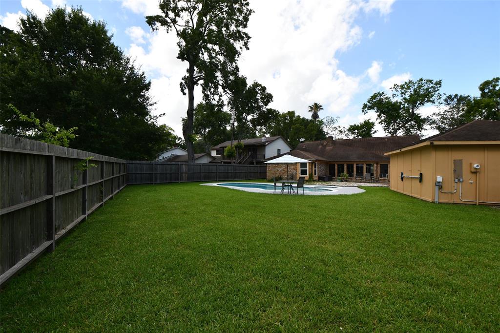 112 Saint Cloud Drive, Friendswood, Texas image 42