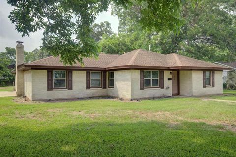 Single Family Residence in Sweeny TX 808 Brockman Street.jpg