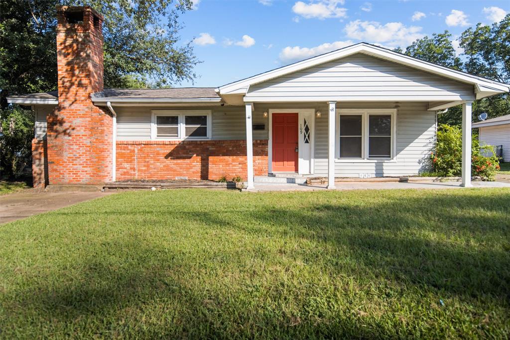 109 Charles Street, Crockett, Texas image 1