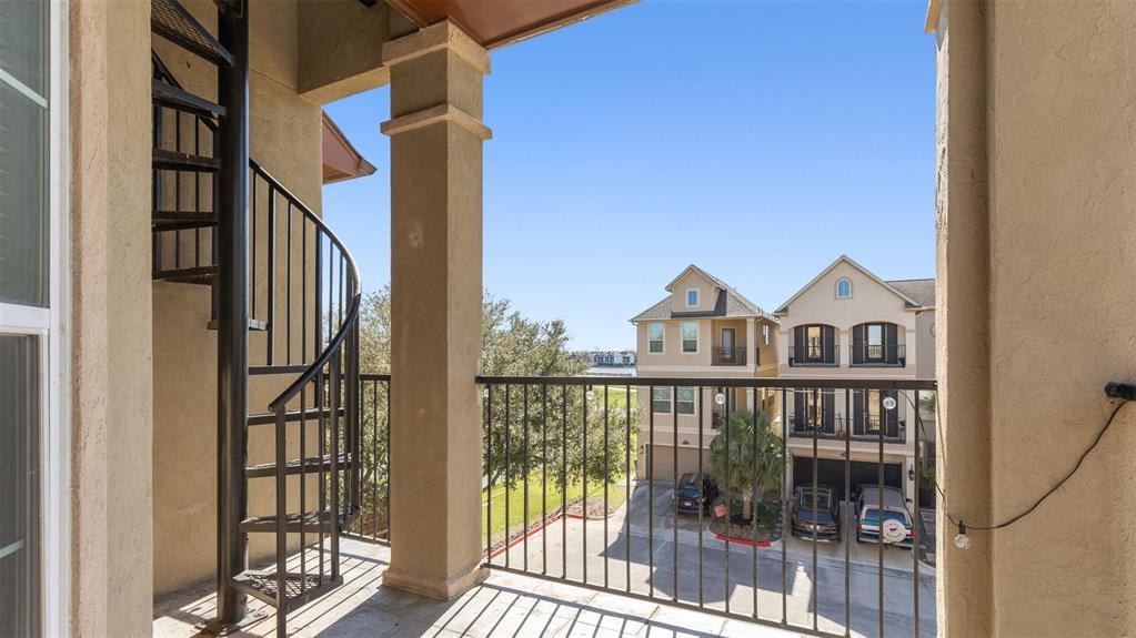 18725 Egret Oaks Lane, Webster, Texas image 11