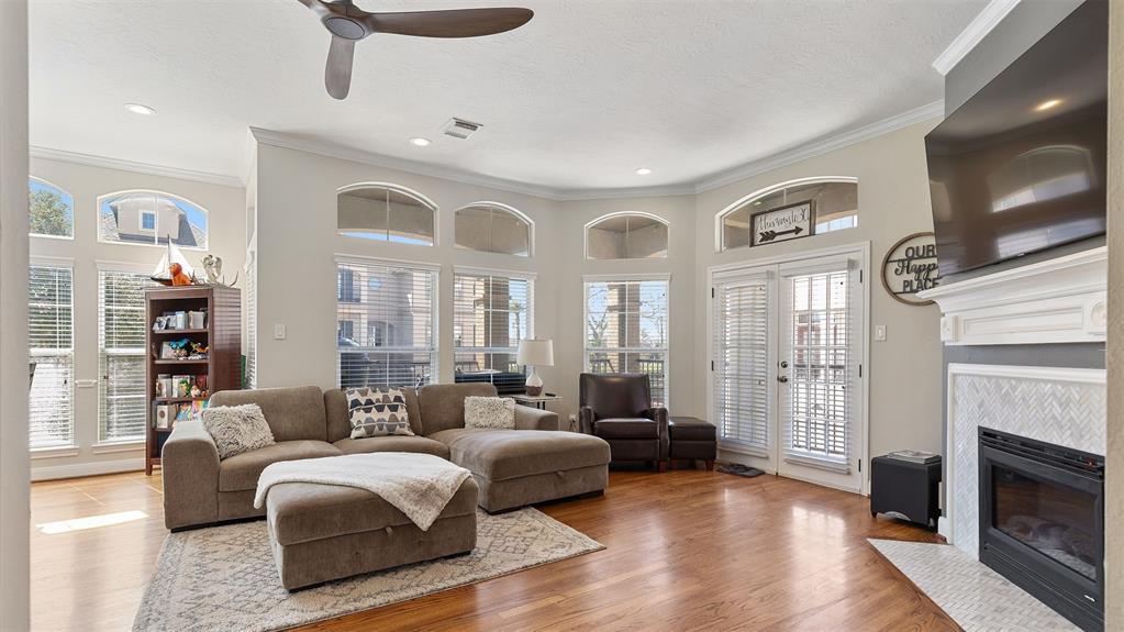 18725 Egret Oaks Lane, Webster, Texas image 3