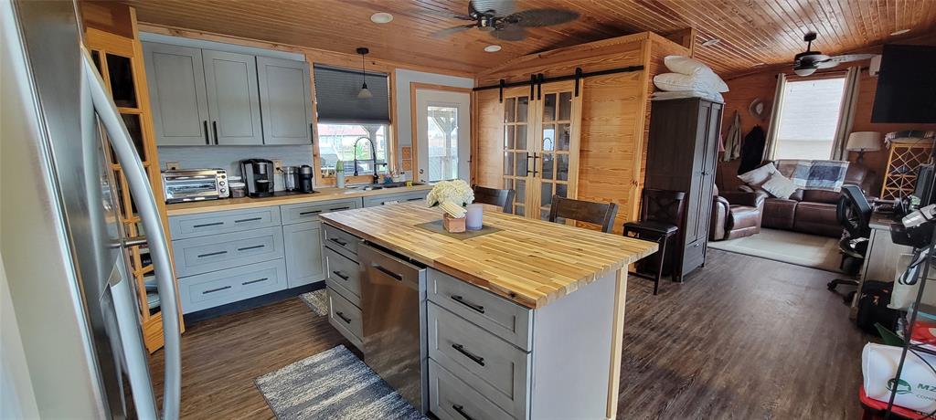 207 W Pompano, Rockport, Texas image 13