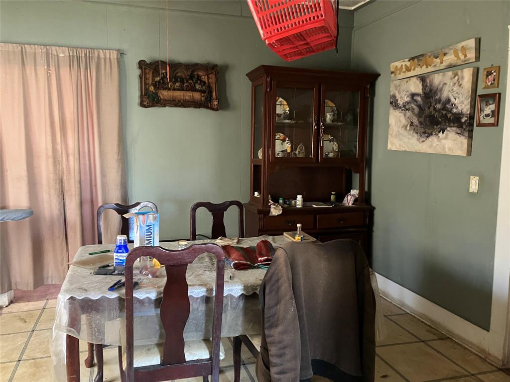 515 Ave E, El Campo, Texas image 4