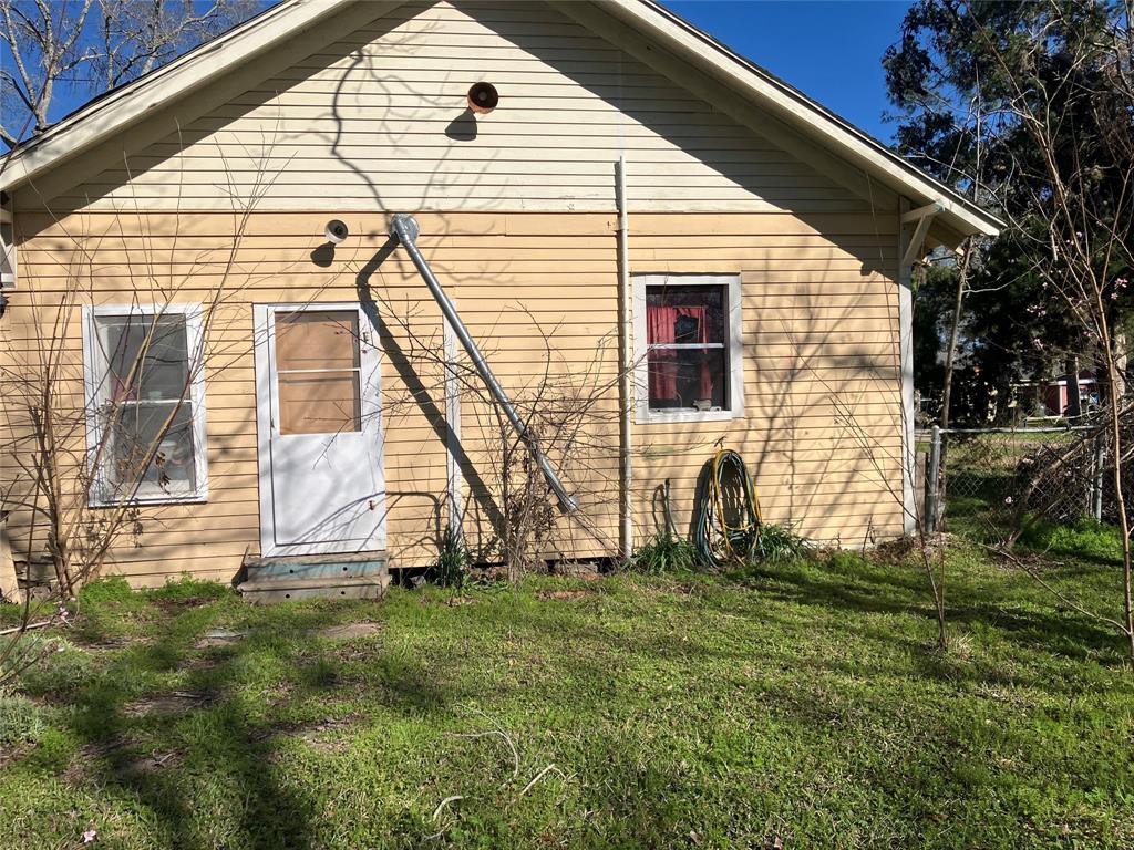 515 Ave E, El Campo, Texas image 8