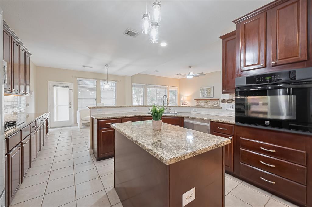 1218 Ventura Canyon Drive, Katy, Texas image 19