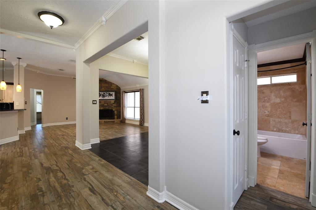 3006 Candle Hill Drive, Spring, Texas image 21