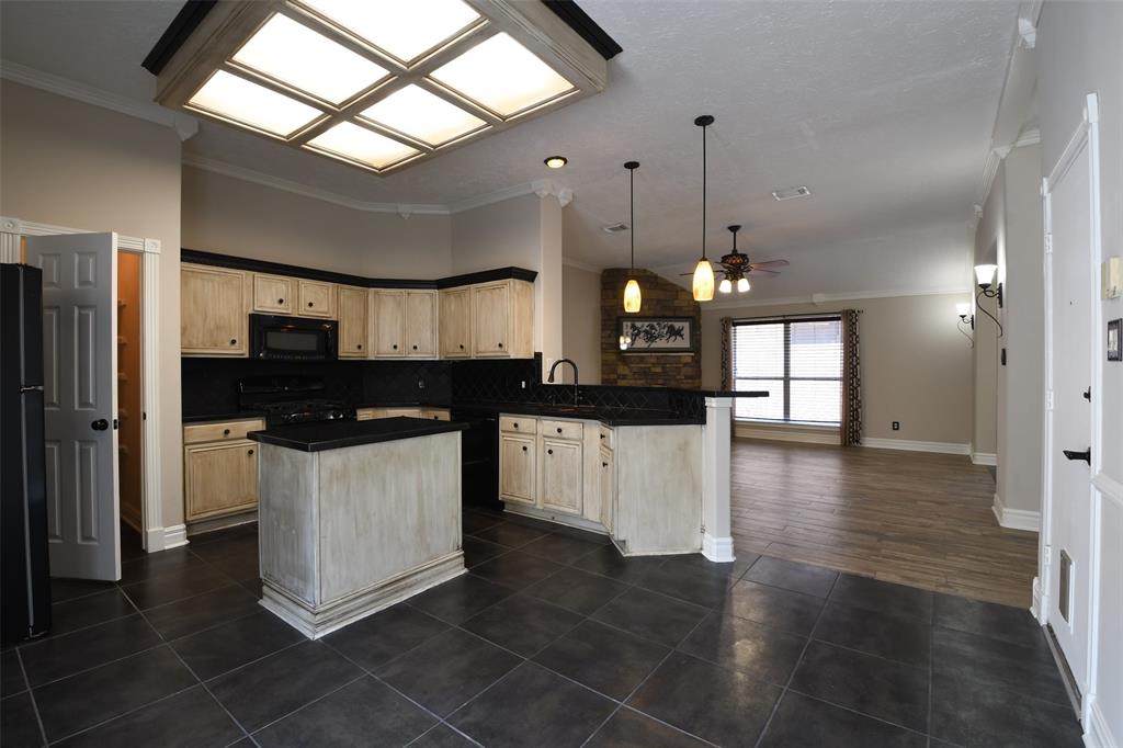 3006 Candle Hill Drive, Spring, Texas image 17