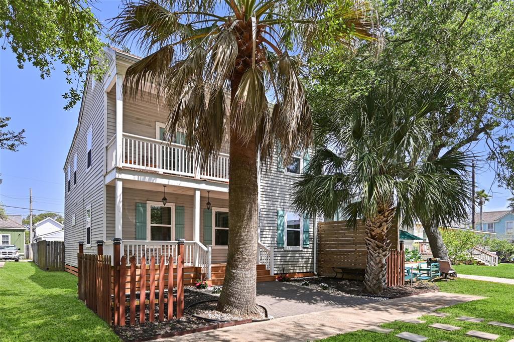 1212 Avenue L, Galveston, Texas image 2