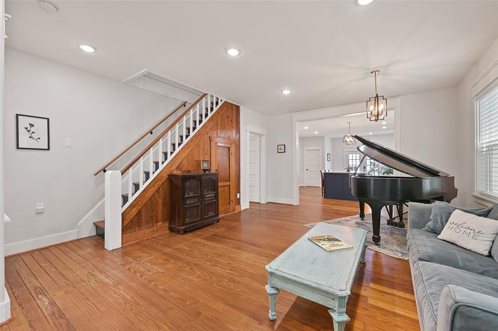 1212 Avenue L, Galveston, Texas image 3