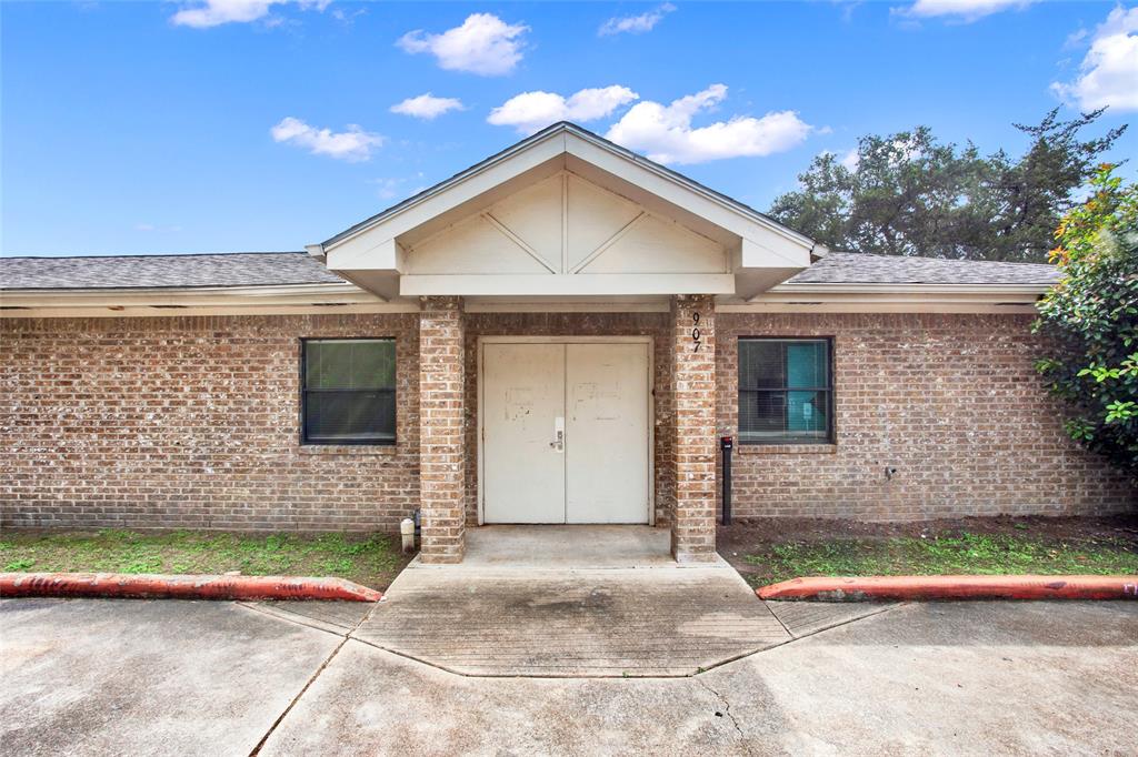 View Alvin, TX 77511 house