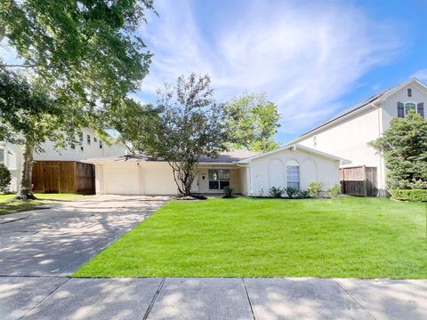 4616 Birch Street Bellaire TX 77401