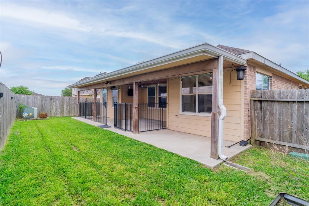 4704 High Creek Court, Alvin, Texas image 33