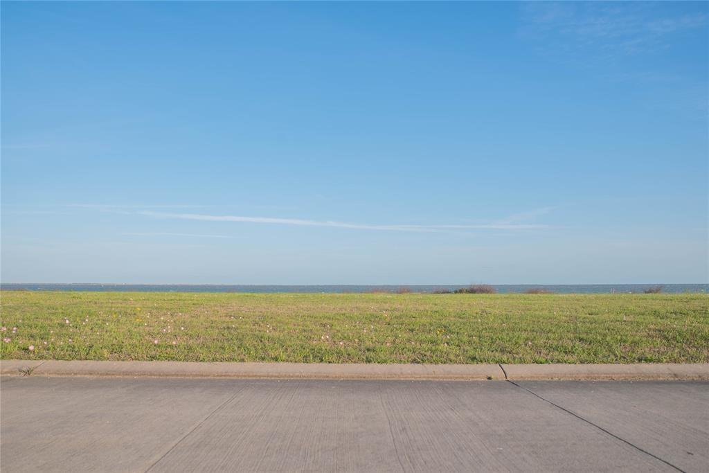 3049 Palacios Bay Drive, Palacios, Texas image 5