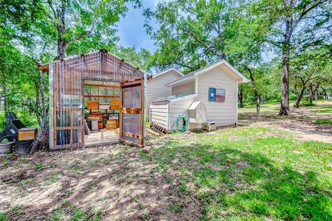 A home in La Grange