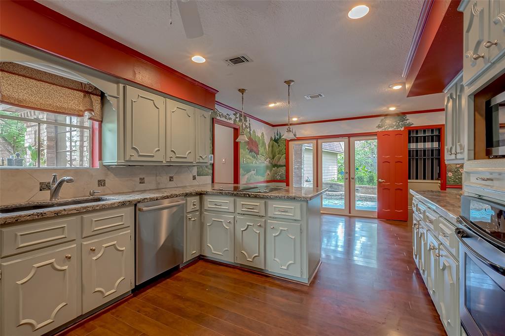 3827 Kiamesha Drive, Missouri City, Texas image 20