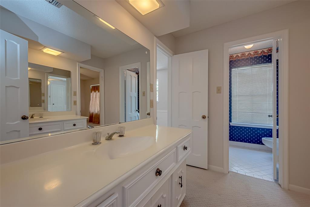 3827 Kiamesha Drive, Missouri City, Texas image 32