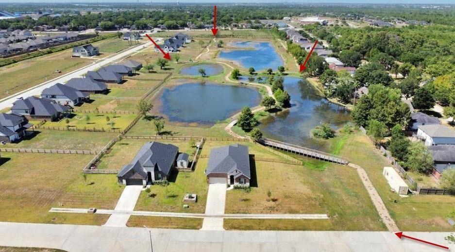 4210 Leslies Way Way, Dickinson, Texas image 27