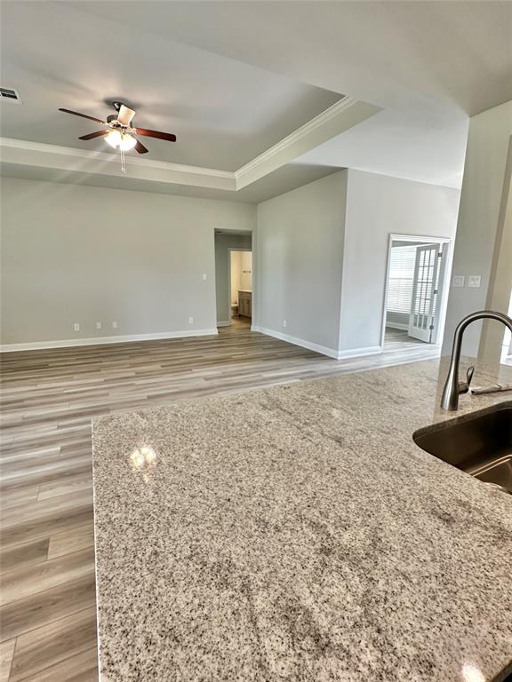4210 Leslies Way Way, Dickinson, Texas image 12