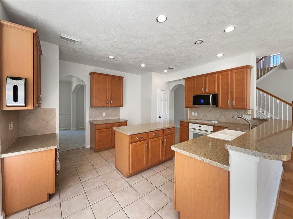 7206 Fiesta Flower, Katy, Texas image 6