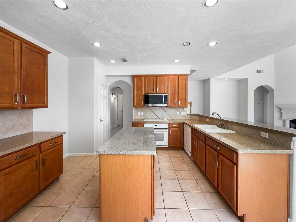 7206 Fiesta Flower, Katy, Texas image 14