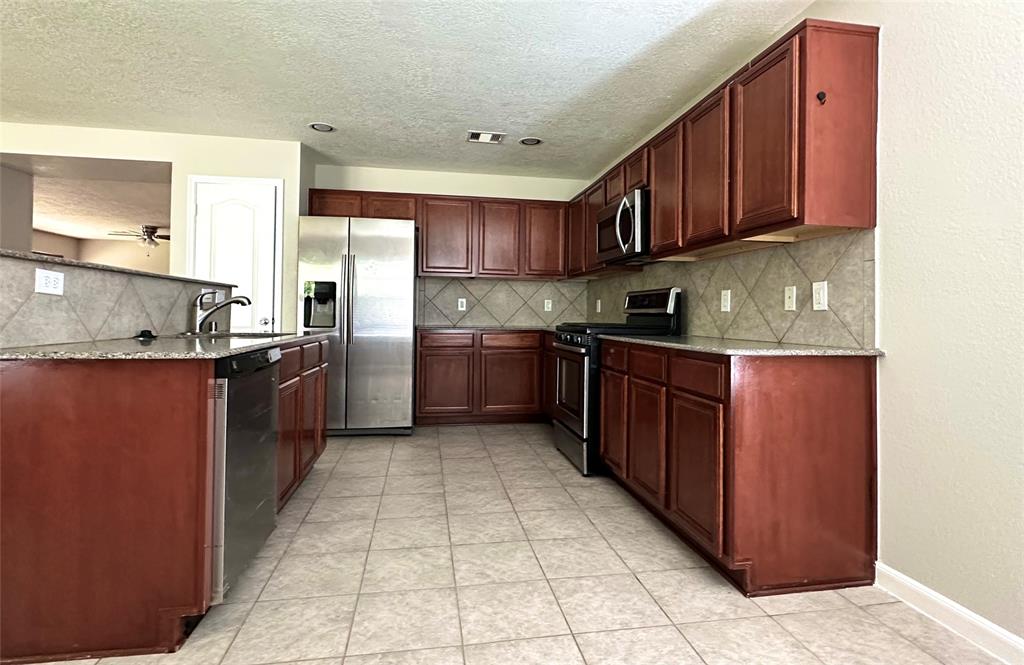 3155 Aspen Fair Trail, Spring, Texas image 6