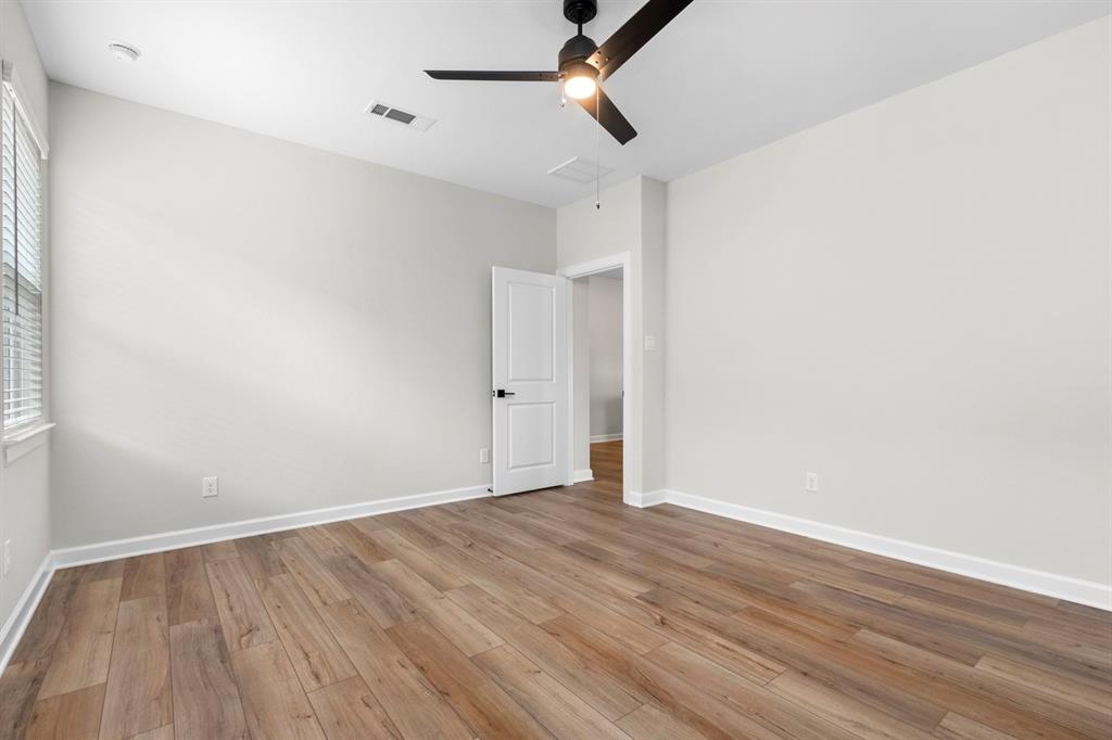 1022 Whispering Winds Drive, Beasley, Texas image 10