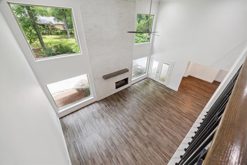 2819 W Wildwind Circle, The Woodlands, Texas image 10