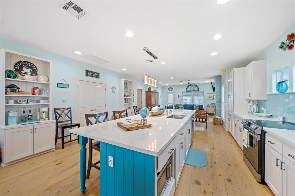 859 Main Street, Crystal Beach, Texas image 11