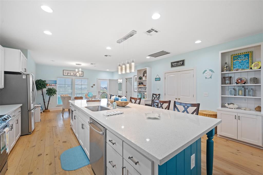 859 Main Street, Crystal Beach, Texas image 14